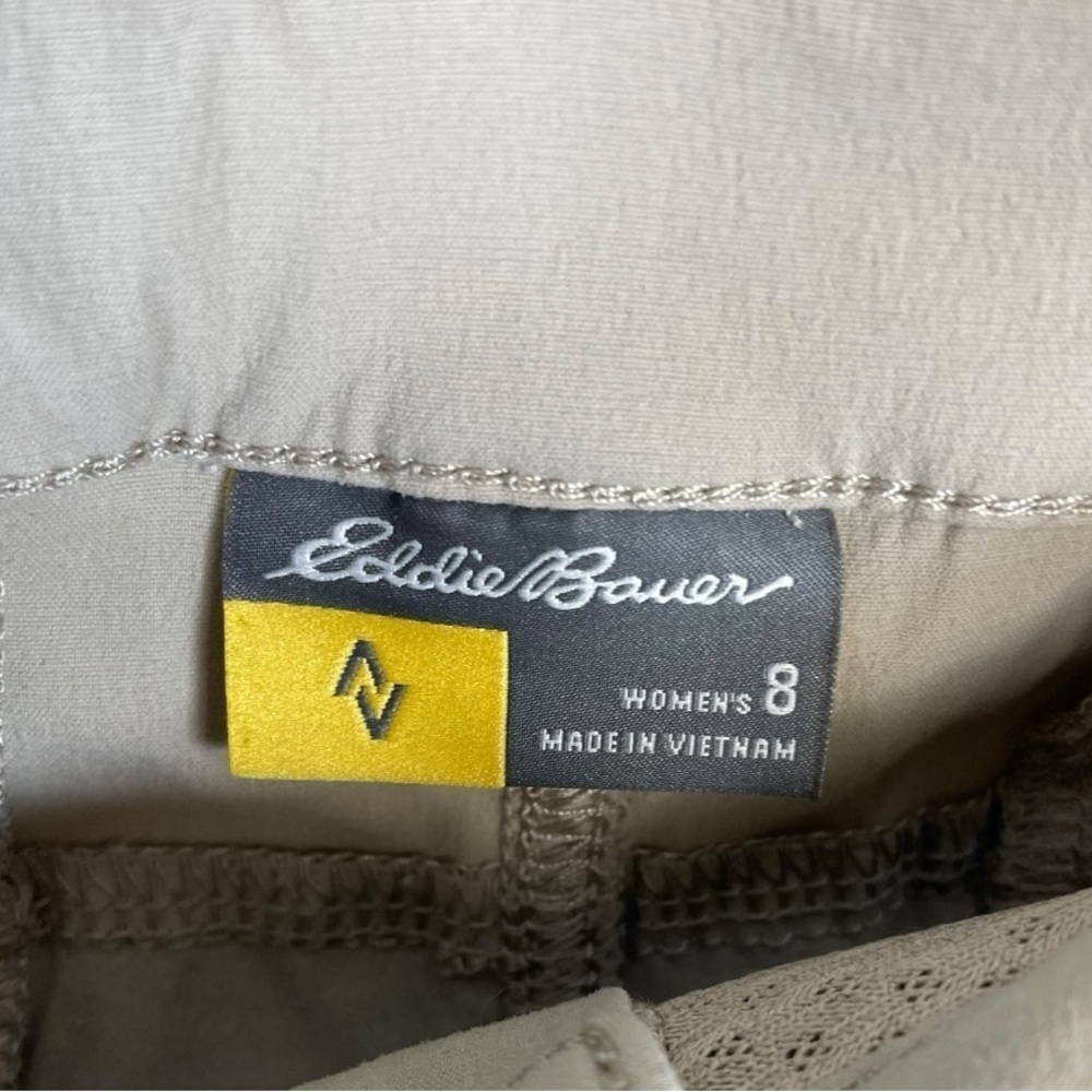 Eddie Bauer Women’s Horizon Flat Front Size 8 Khaki Colored Hiking Shorts - Picture 2 of 3